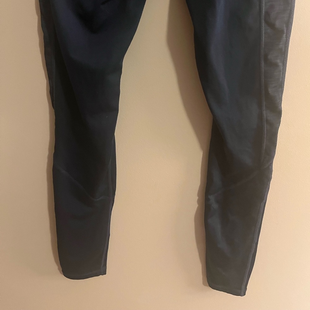 GymShark blue and gray rear zip contour leggings size extra small - Picture 5 of 8
